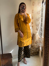 Saya (Stitched 2 Pcs)