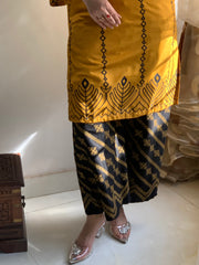 Saya (Stitched 2 Pcs)